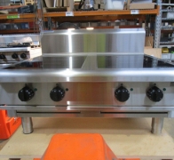 waldorf 800 series in8400r5-ls - 900mm electric induction cooktop low back version - leg stand